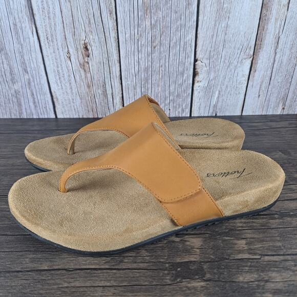 Trotters Shoes - Trotters Petaluma Thong Sandals Women's Sz 8 M Tan (VGC)
